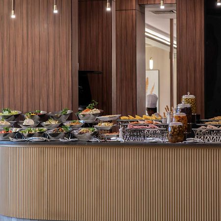 Warwick Al Jubail Hotel Экстерьер фото