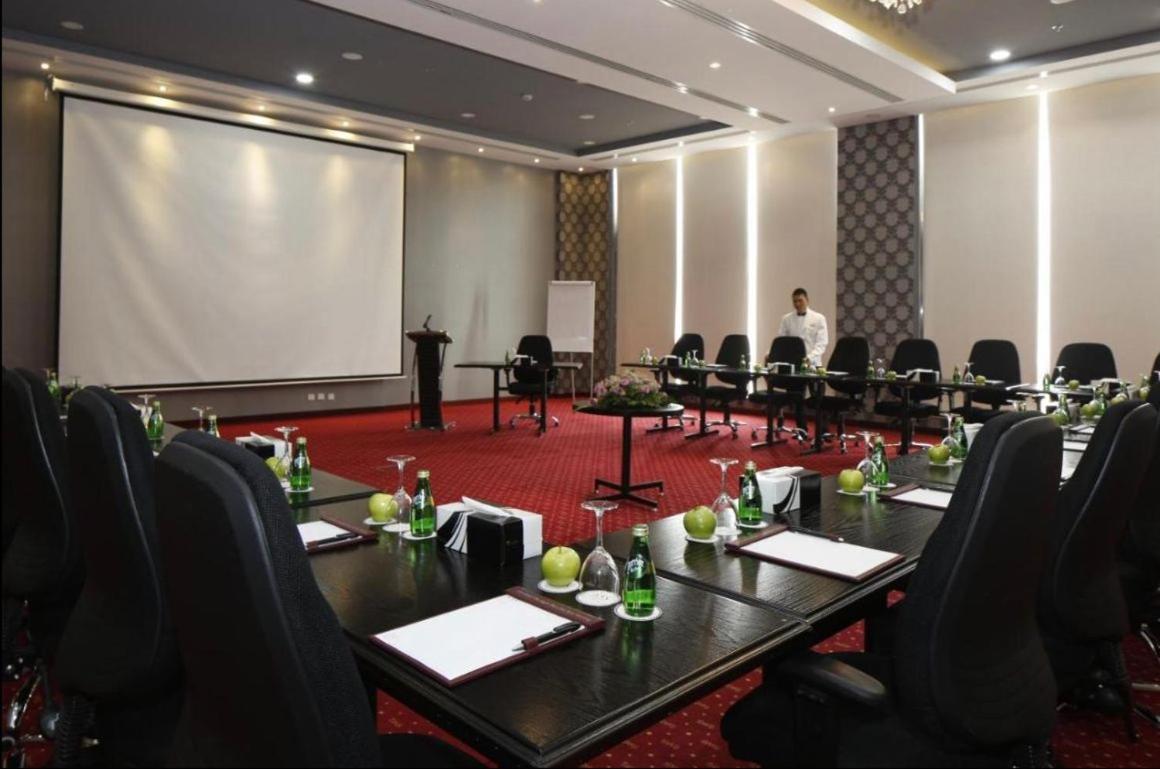 Warwick Al Jubail Hotel Экстерьер фото
