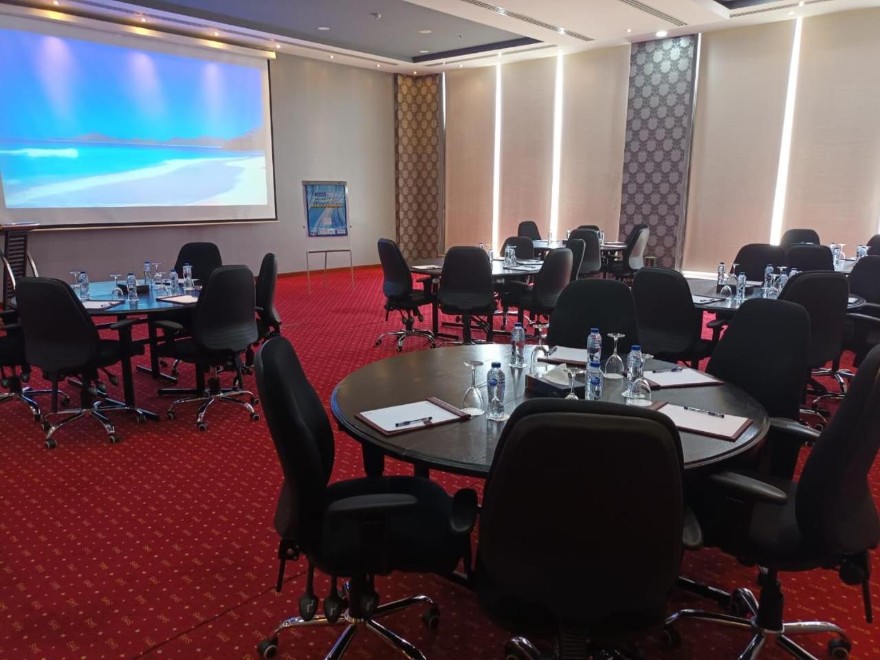 Warwick Al Jubail Hotel Экстерьер фото