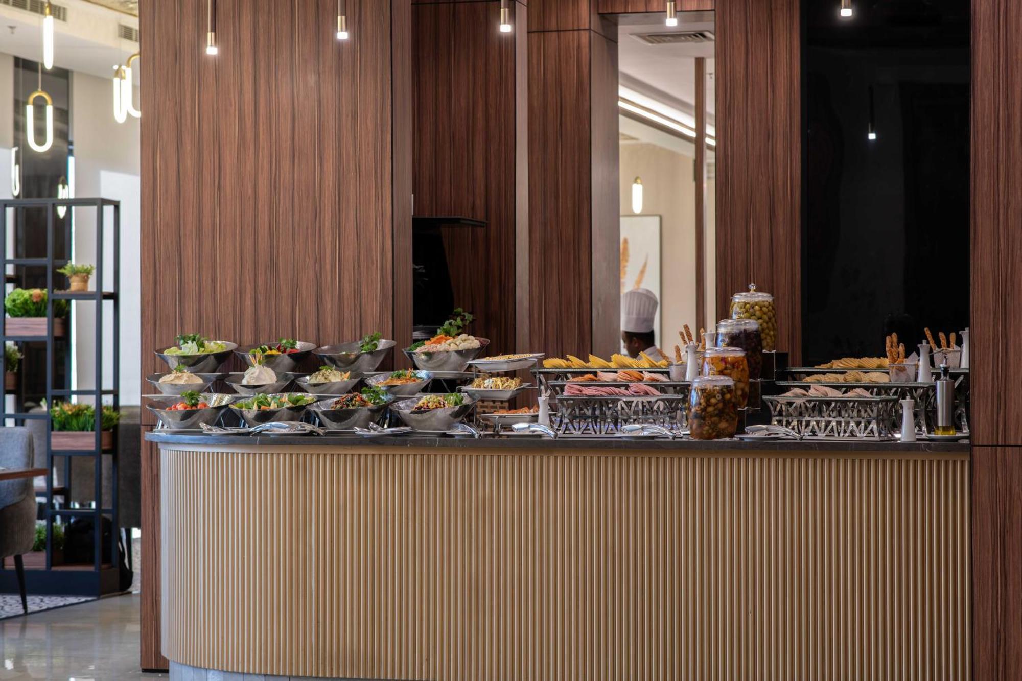 Warwick Al Jubail Hotel Экстерьер фото